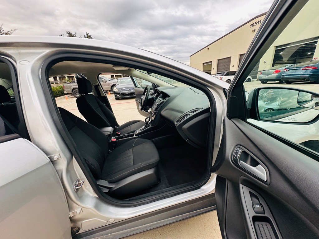 2017 Ford Focus Image 27