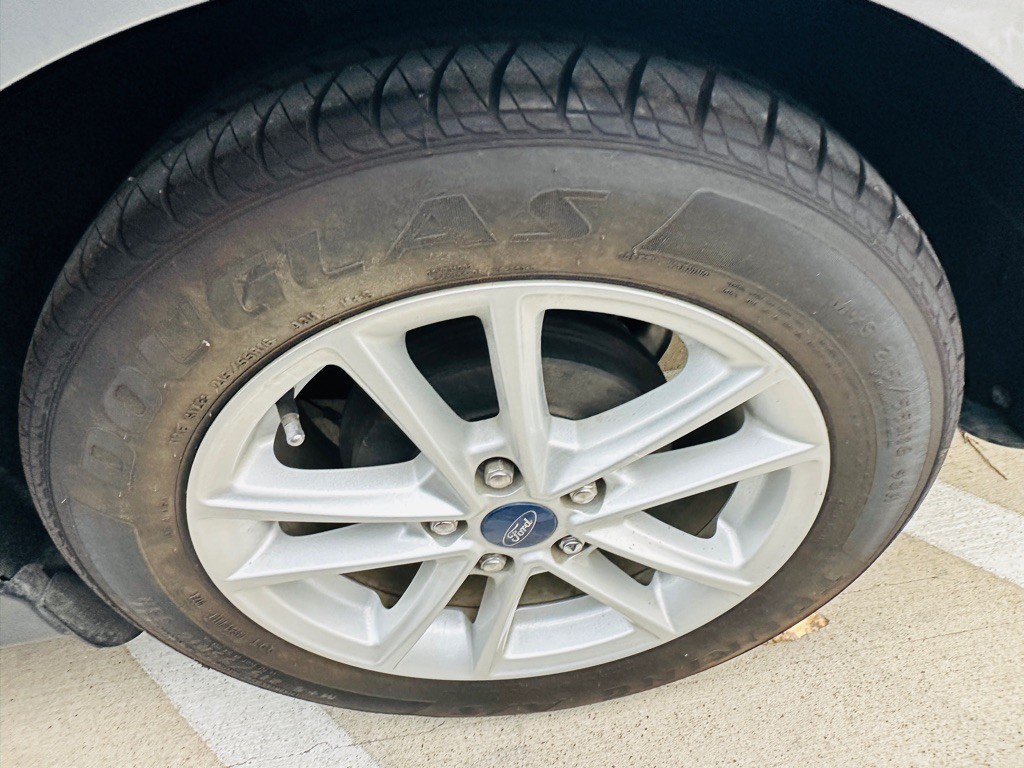 2017 Ford Focus Image 35