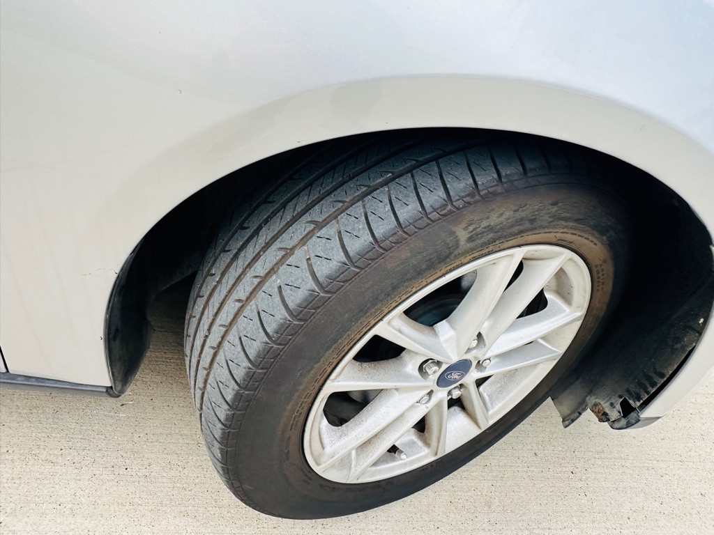 2017 Ford Focus Image 37