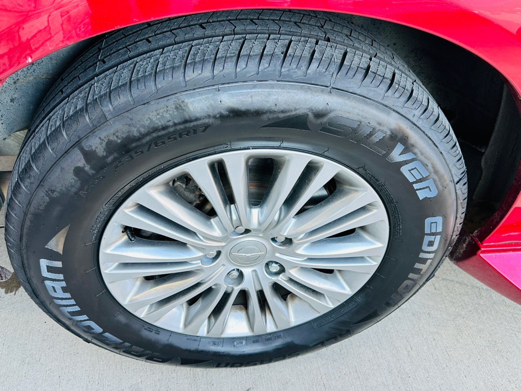 2013 Chrysler Town & Country Image 29