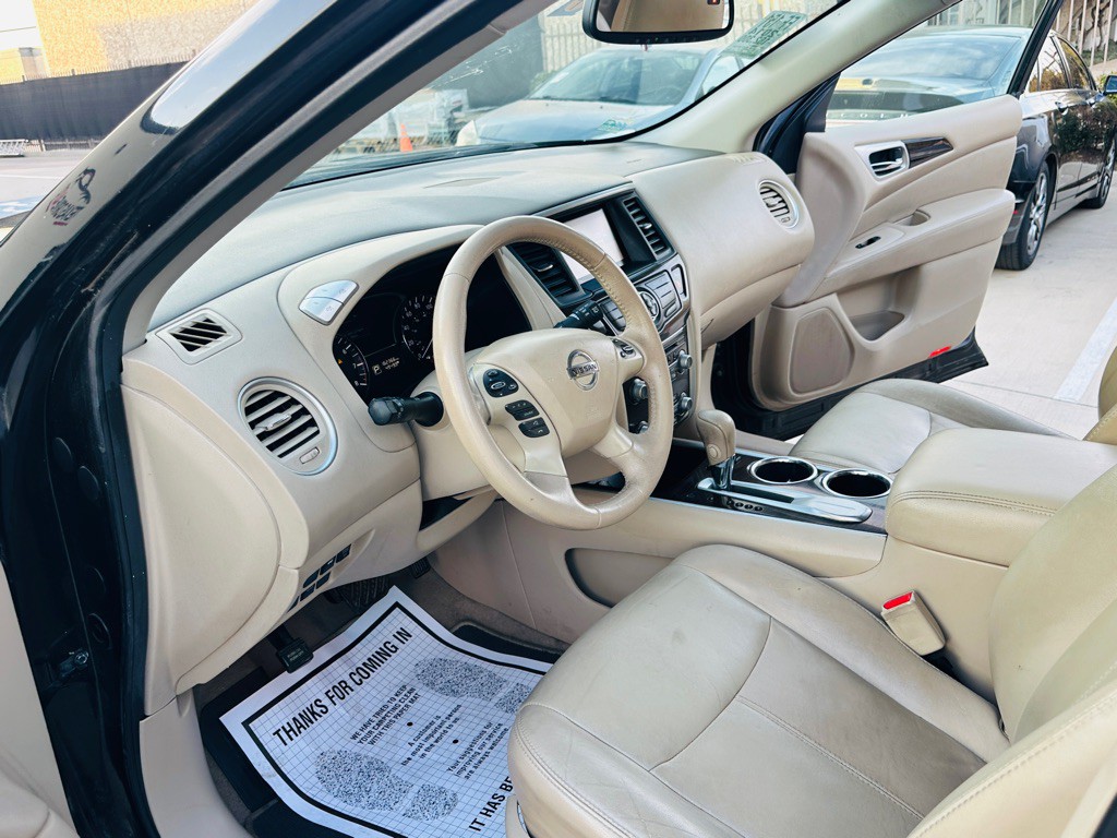 2014 Nissan Pathfinder Image 16