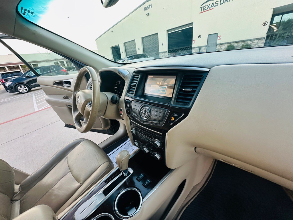 2014 Nissan Pathfinder Image 31