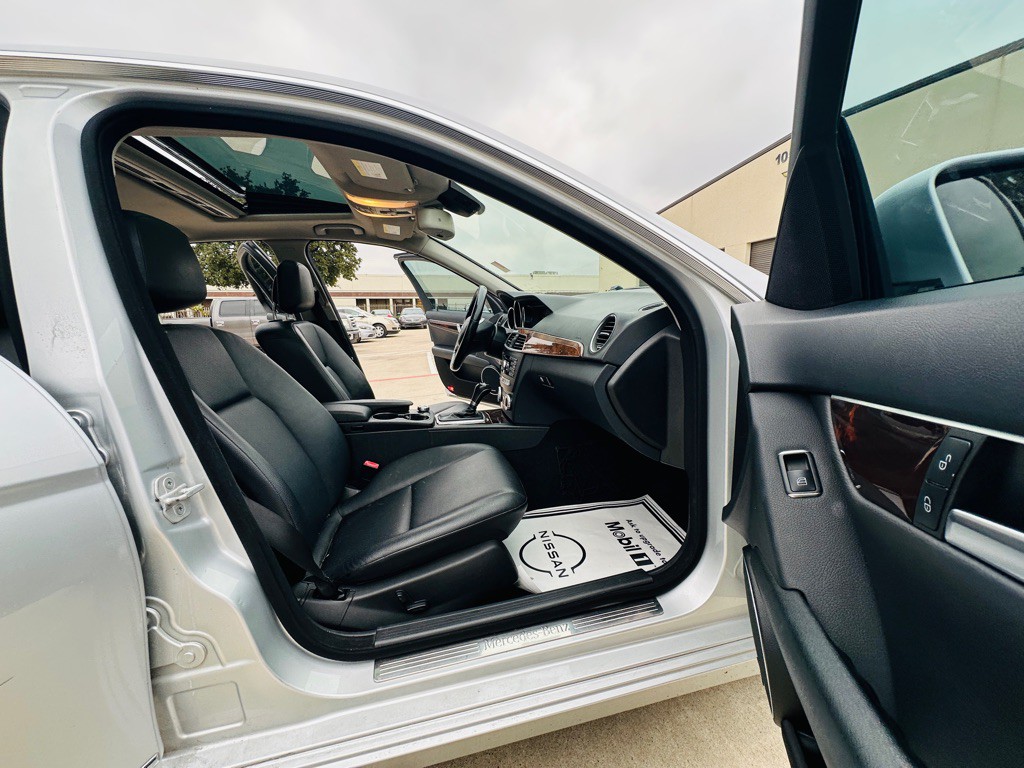 2014 Mercedes-Benz C-Class Image 25