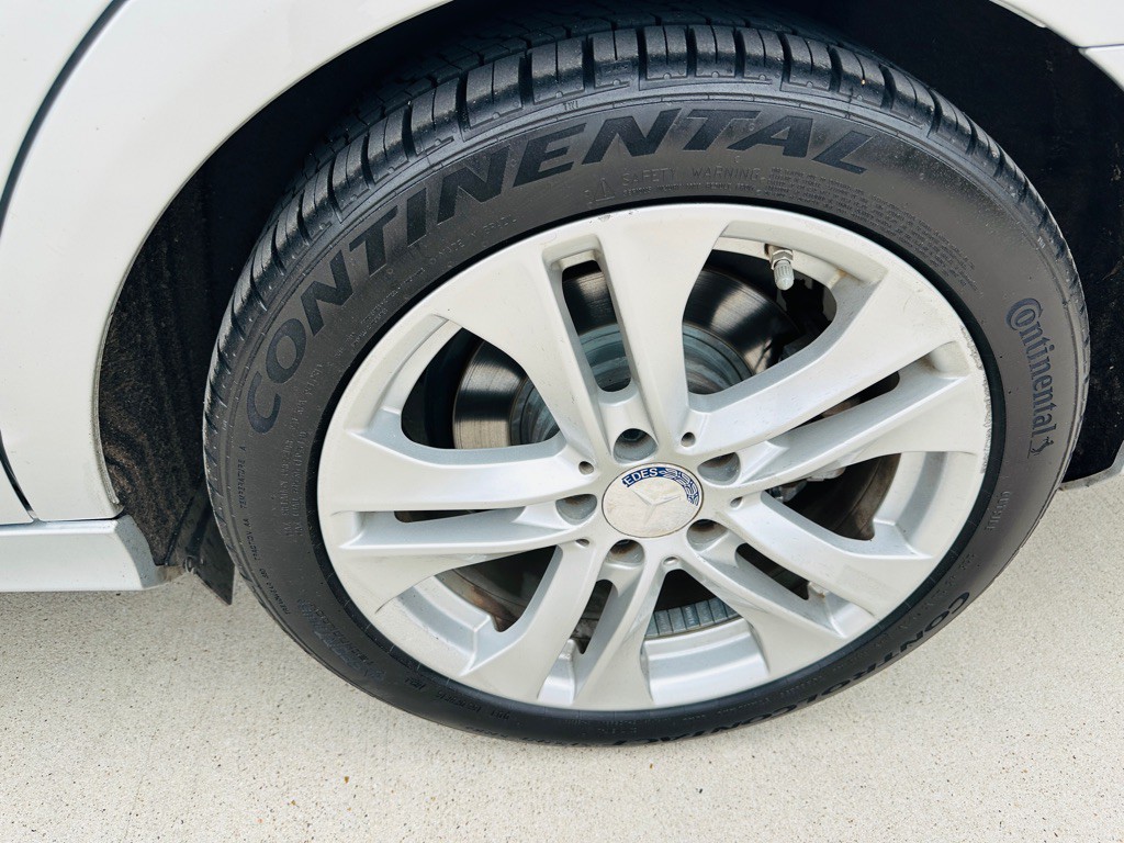 2014 Mercedes-Benz C-Class Image 34