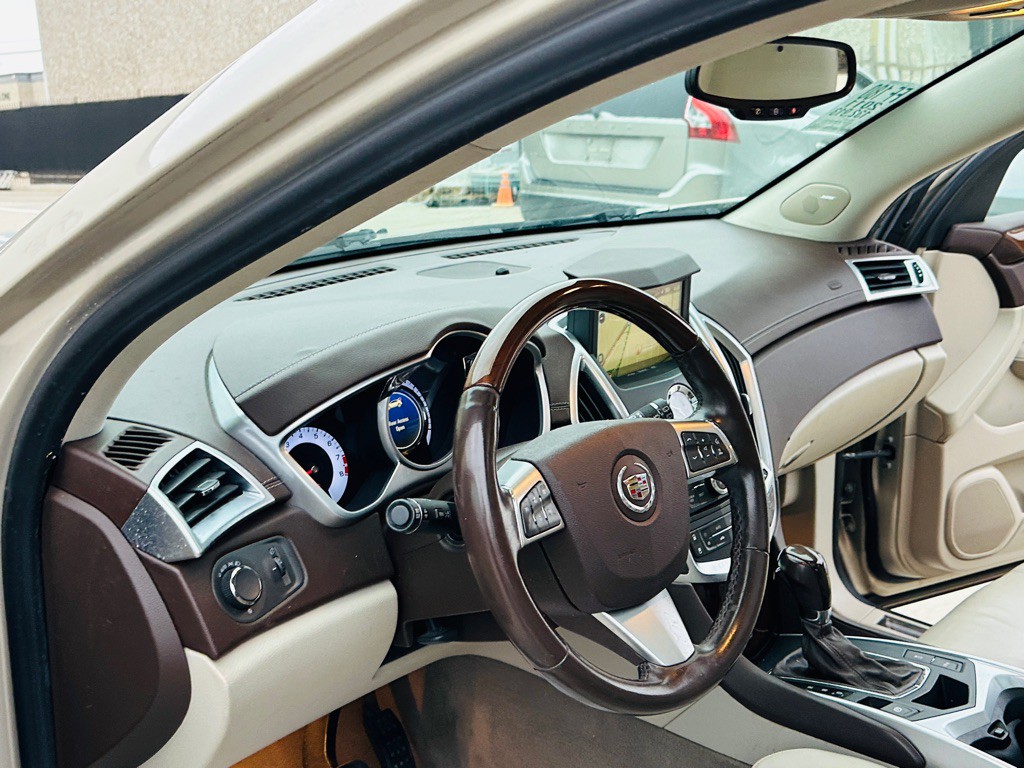 2011 Cadillac SRX Image 18