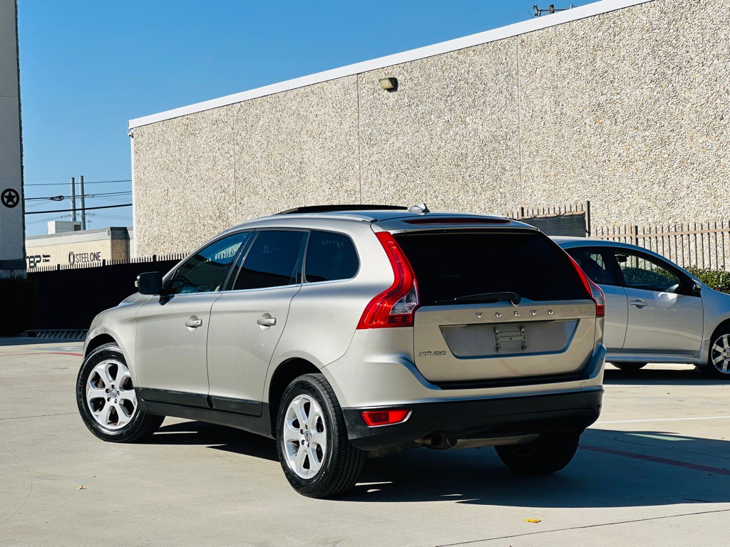 2011 Volvo XC60 Image 8