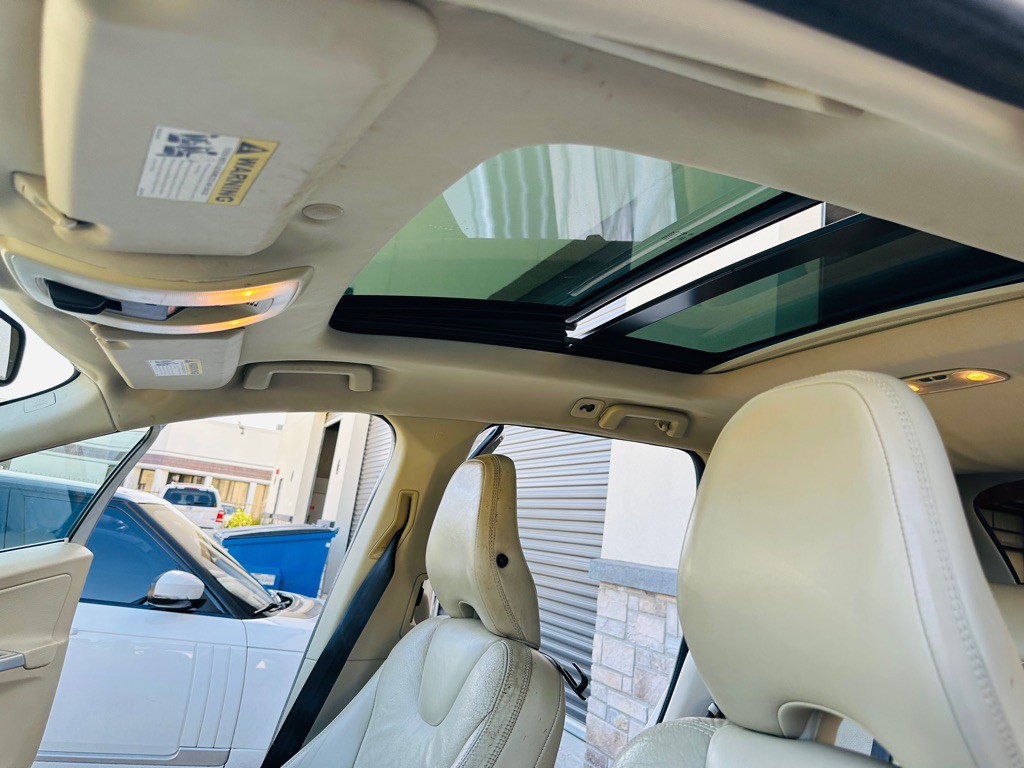 2011 Volvo XC60 Image 16