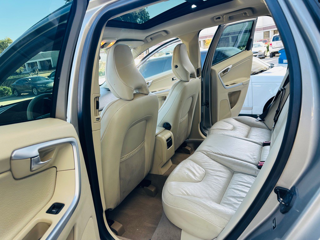 2011 Volvo XC60 Image 18