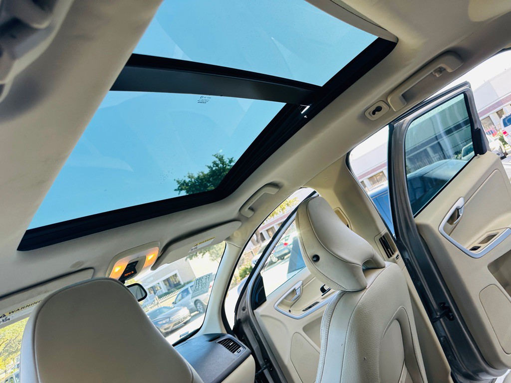 2011 Volvo XC60 Image 20