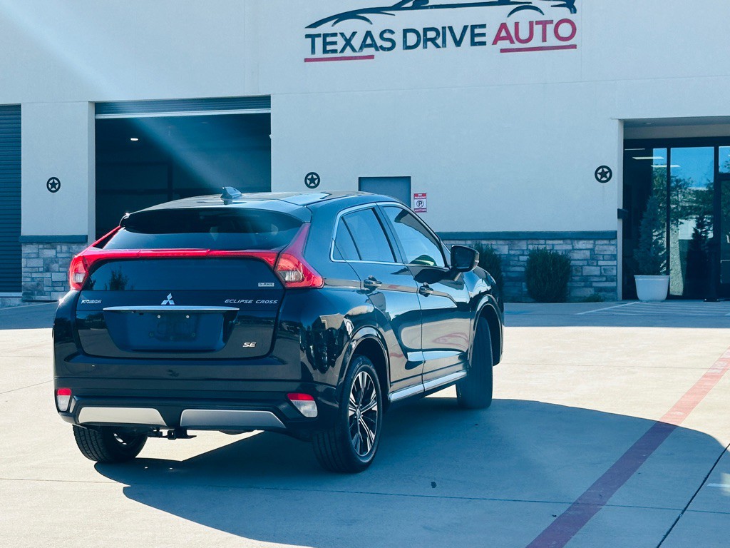2018 Mitsubishi Eclipse Image 10
