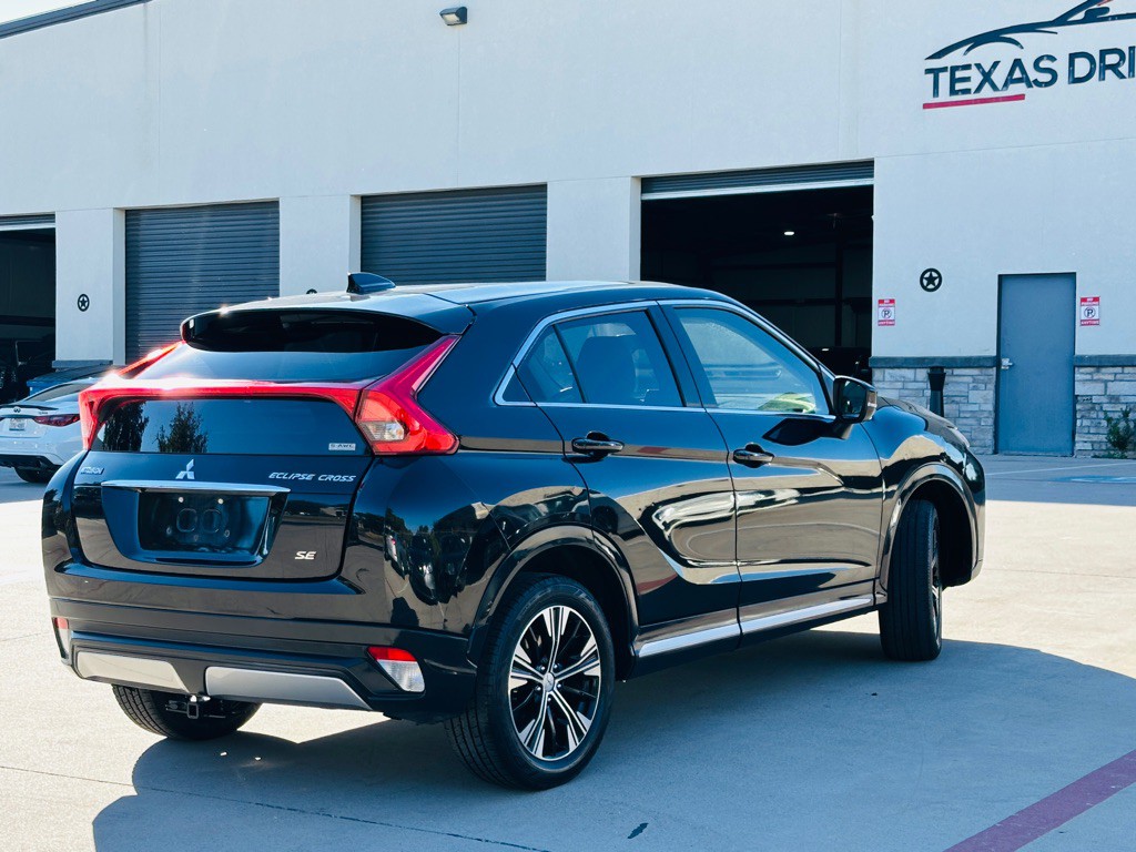 2018 Mitsubishi Eclipse Image 11