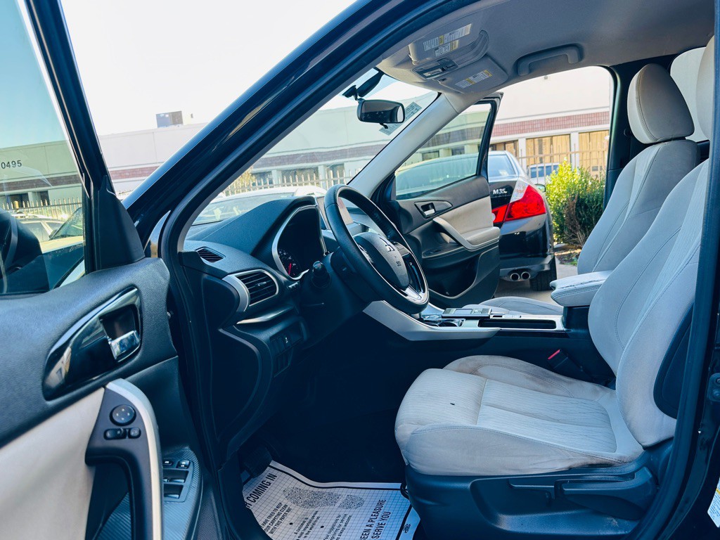 2018 Mitsubishi Eclipse Image 13