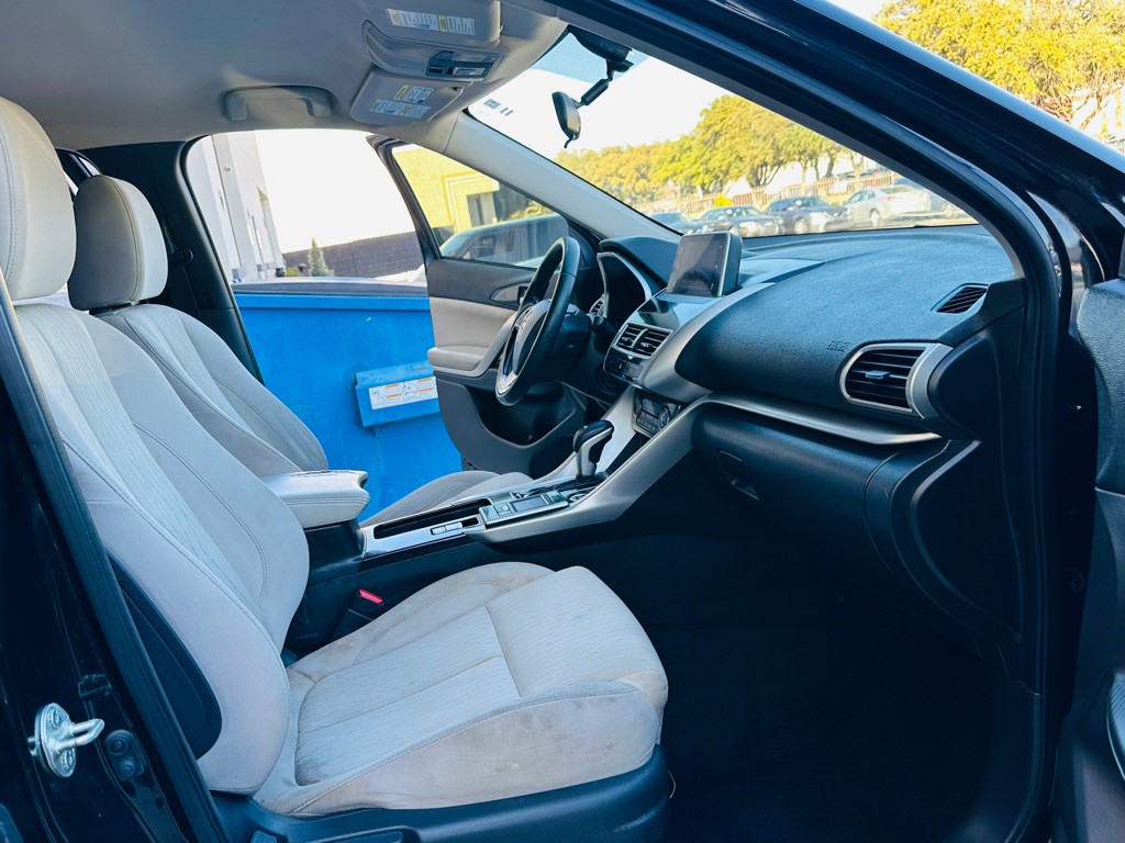 2018 Mitsubishi Eclipse Image 18