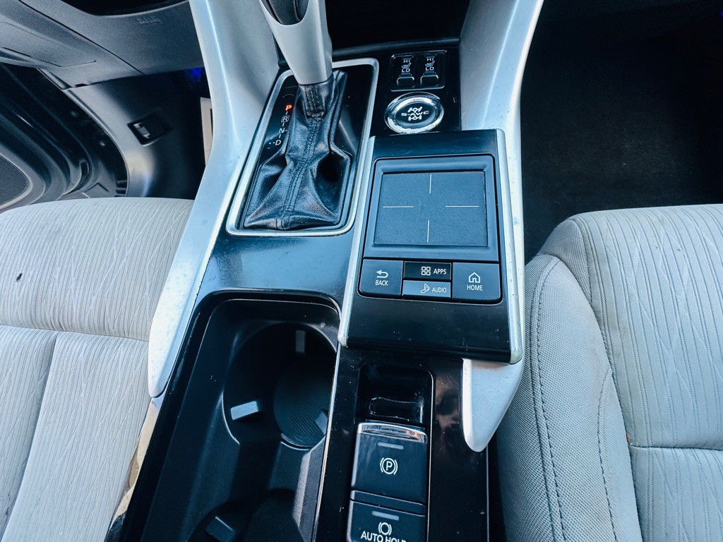 2018 Mitsubishi Eclipse Image 22