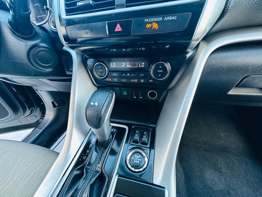 2018 Mitsubishi Eclipse Image 23