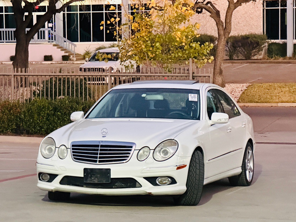 2009 Mercedes-Benz E-Class Image 3