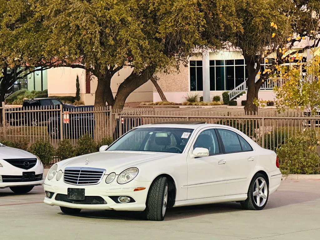 2009 Mercedes-Benz E-Class Image 4