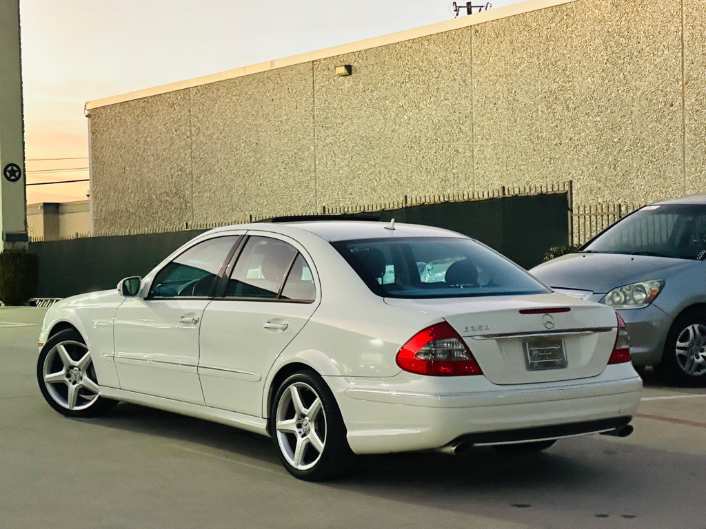 2009 Mercedes-Benz E-Class Image 8
