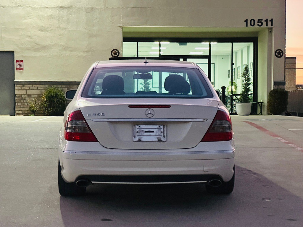 2009 Mercedes-Benz E-Class Image 9
