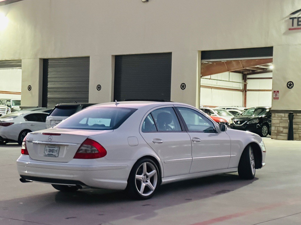 2009 Mercedes-Benz E-Class Image 12