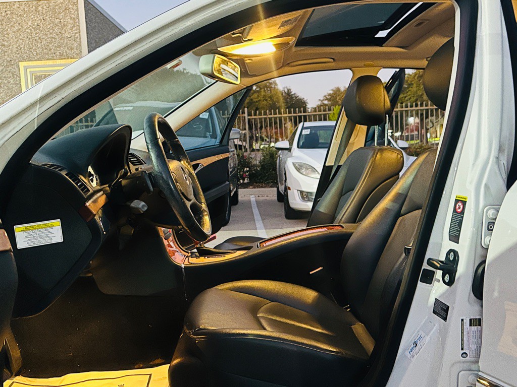 2009 Mercedes-Benz E-Class Image 14