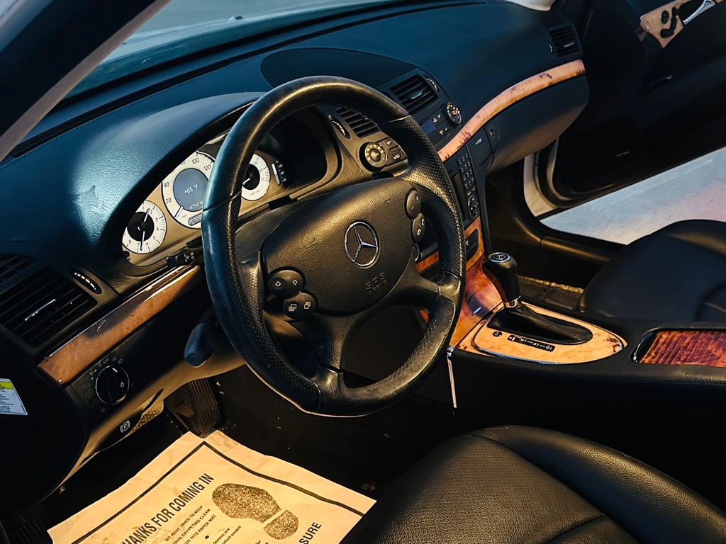 2009 Mercedes-Benz E-Class Image 15