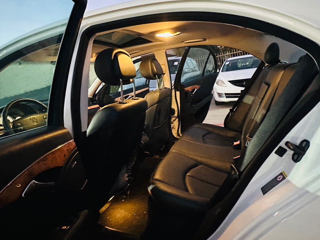 2009 Mercedes-Benz E-Class Image 17