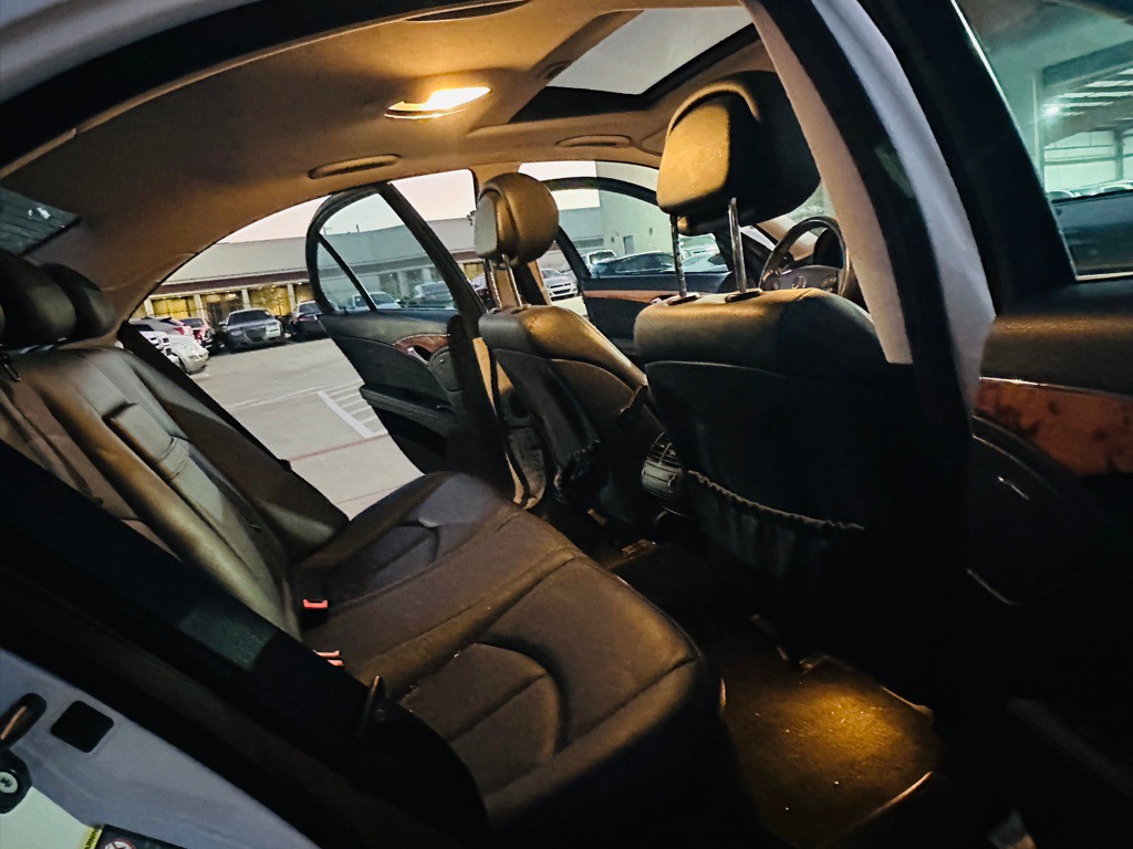 2009 Mercedes-Benz E-Class Image 20