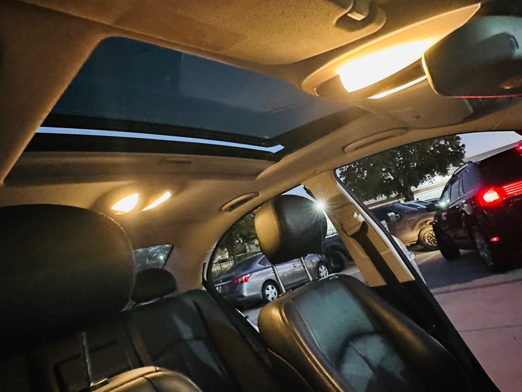 2009 Mercedes-Benz E-Class Image 24