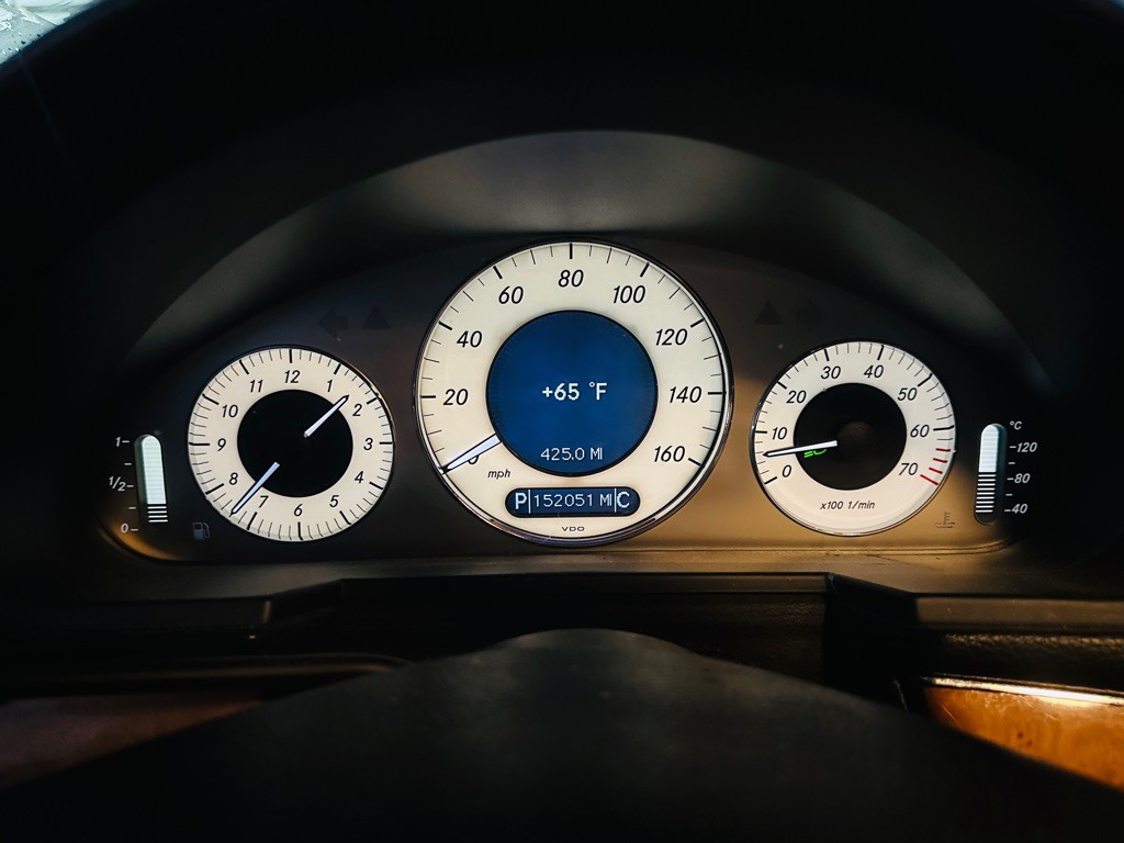 2009 Mercedes-Benz E-Class Image 27