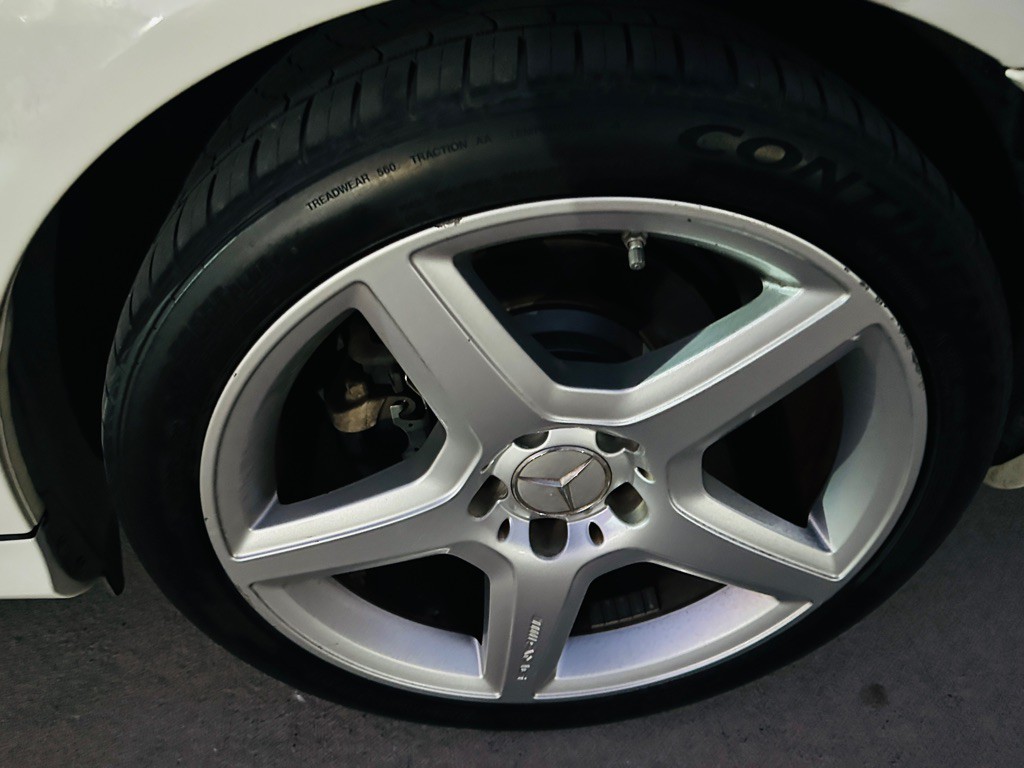 2009 Mercedes-Benz E-Class Image 29