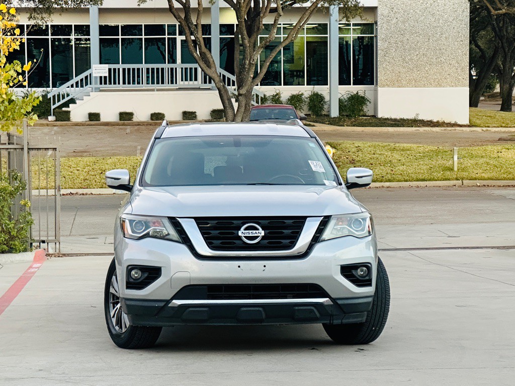 2018 Nissan Pathfinder Image 2