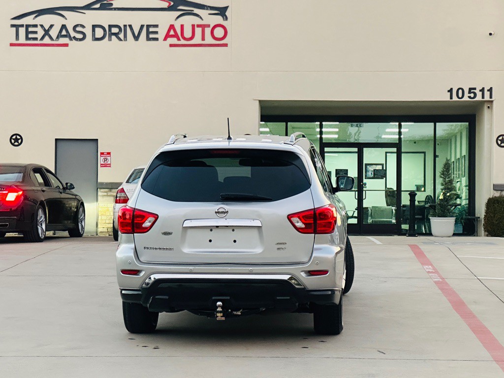2018 Nissan Pathfinder Image 10