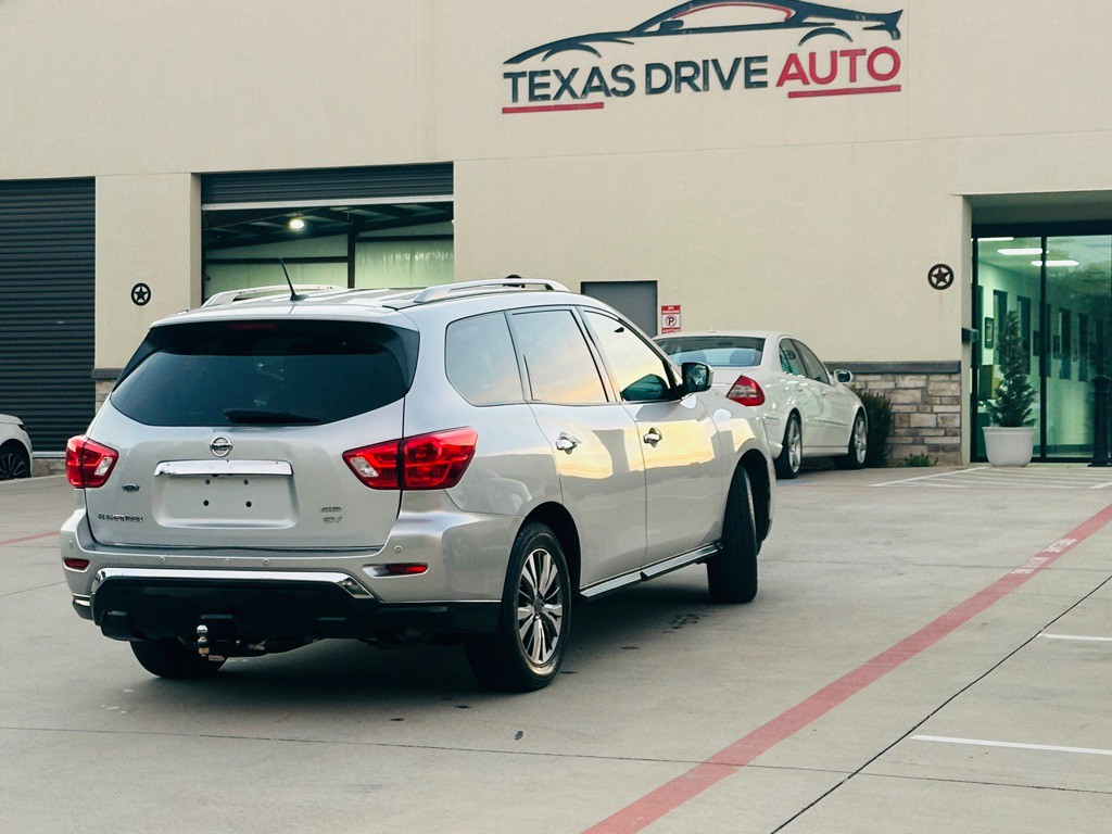 2018 Nissan Pathfinder Image 12