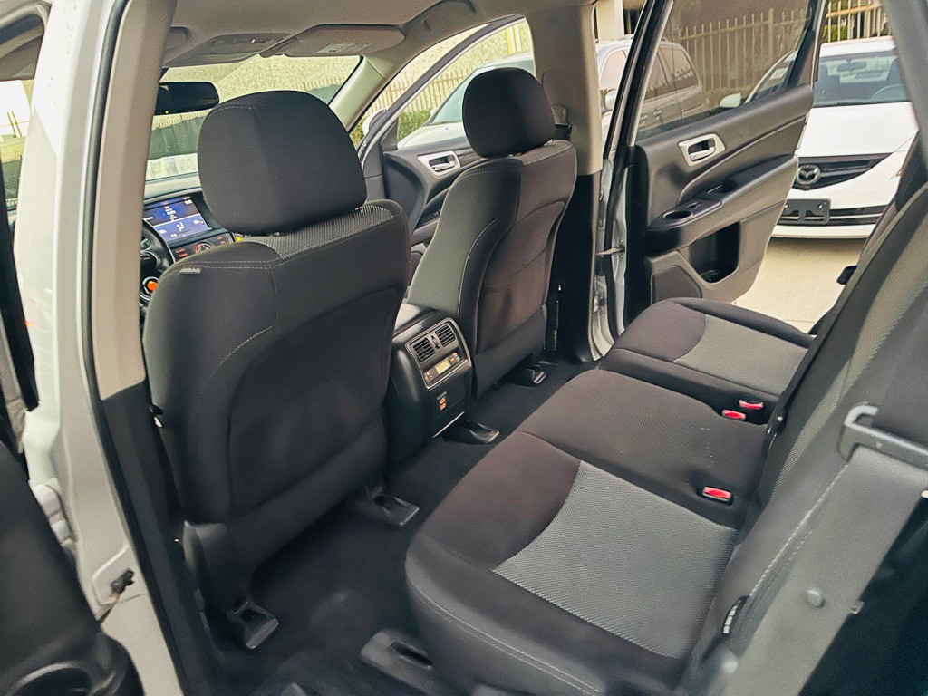 2018 Nissan Pathfinder Image 19