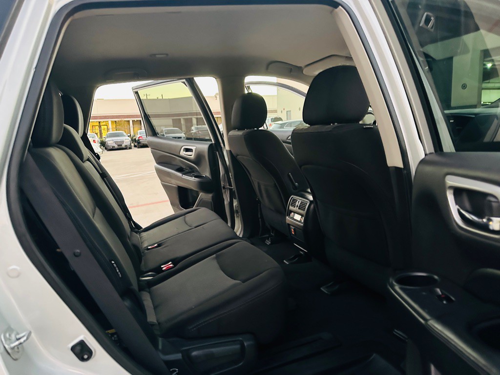 2018 Nissan Pathfinder Image 22
