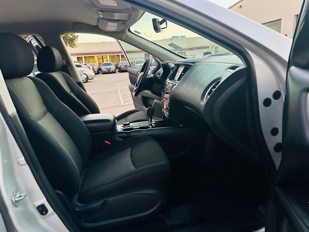 2018 Nissan Pathfinder Image 25
