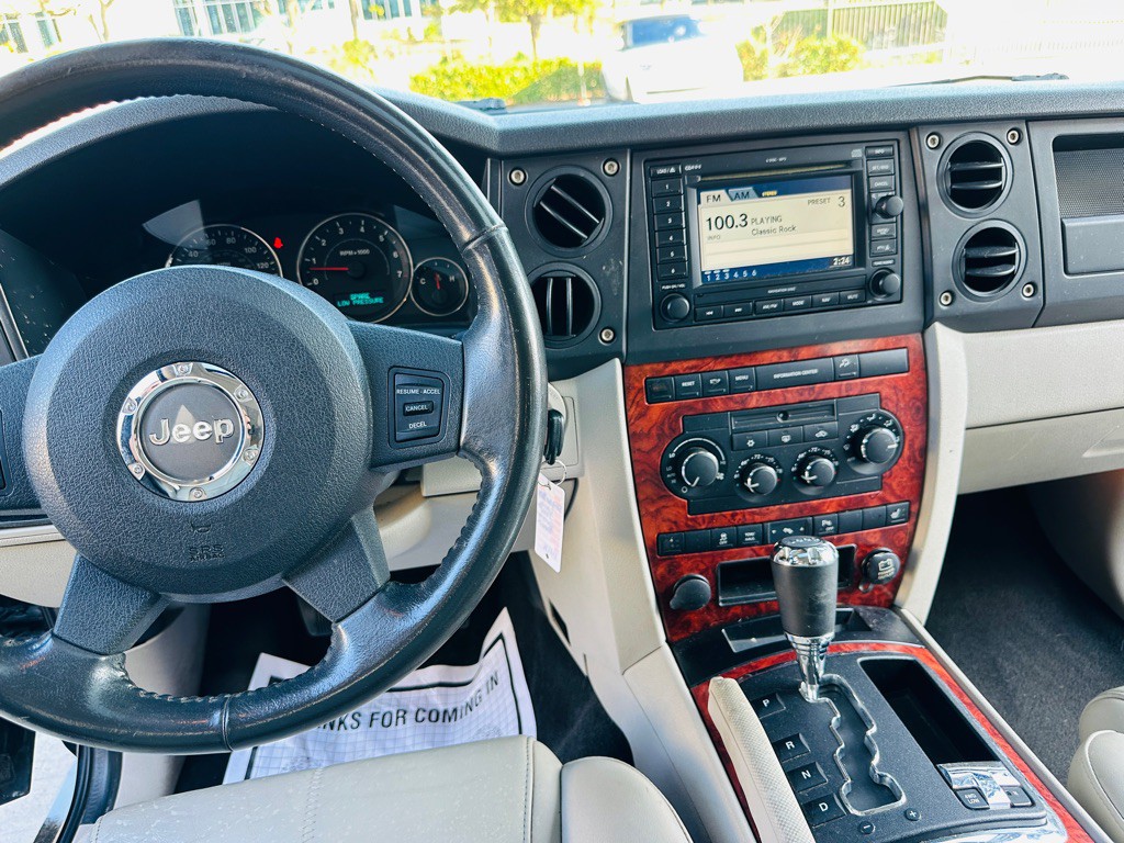 2006 Jeep Commander Image 17