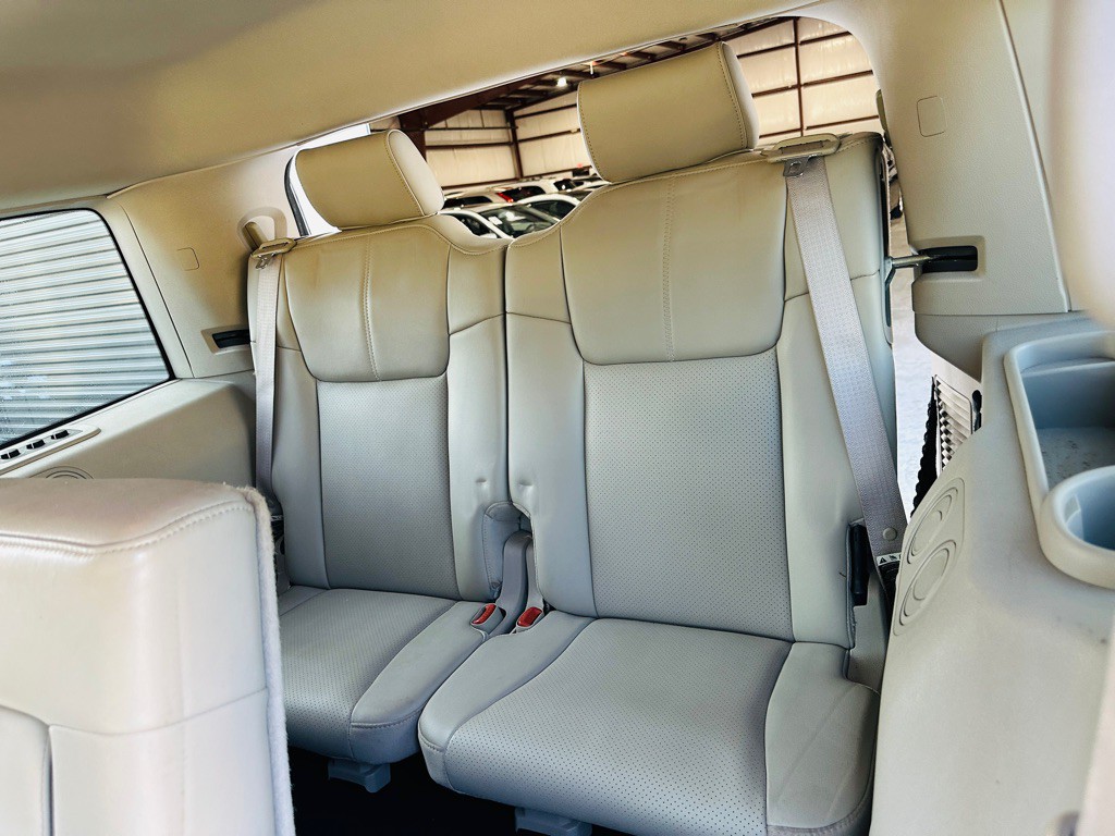 2006 Jeep Commander Image 21