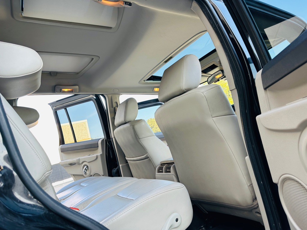 2006 Jeep Commander Image 24