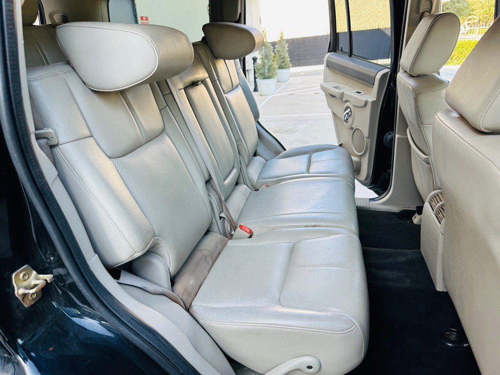 2006 Jeep Commander Image 25