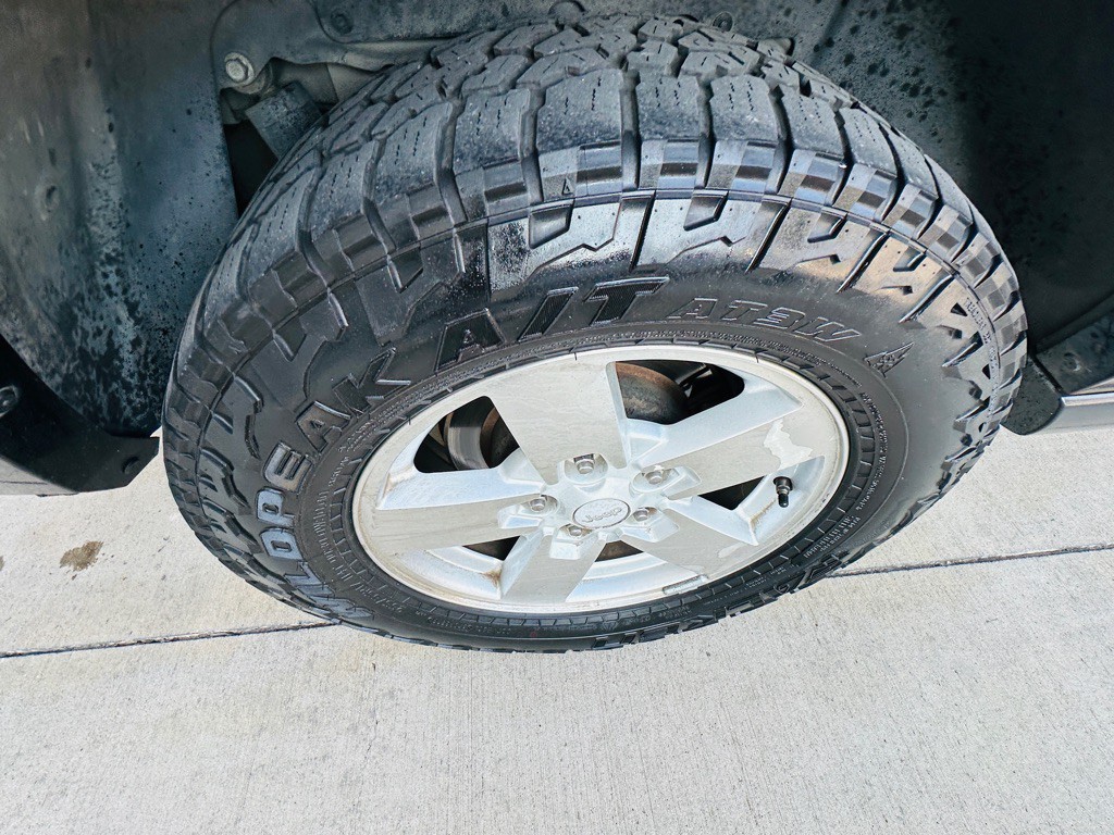 2006 Jeep Commander Image 34