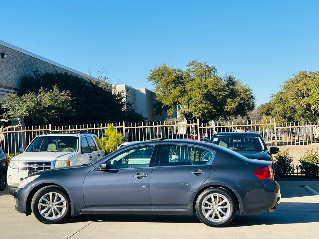 2009 INFINITI G37 Image 6