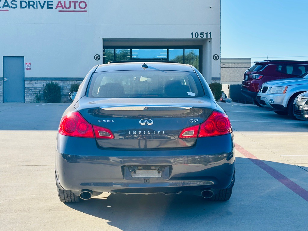 2009 INFINITI G37 Image 8