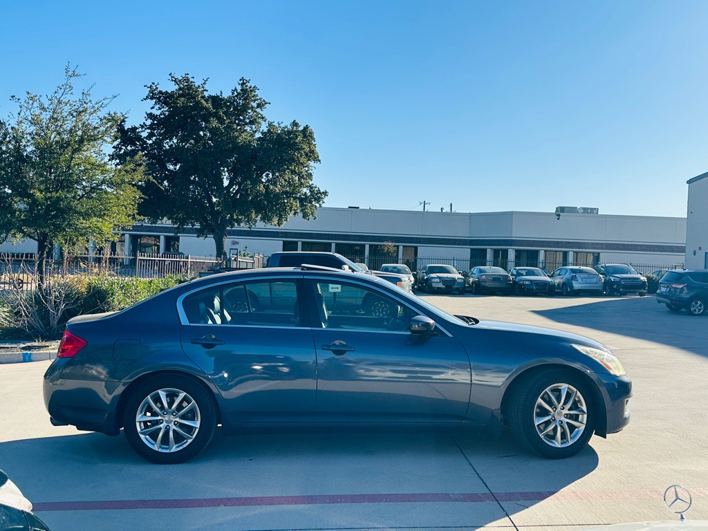 2009 INFINITI G37 Image 10