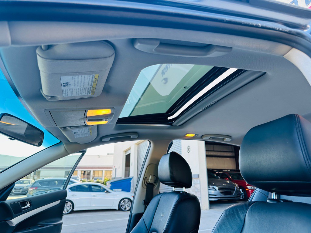 2009 INFINITI G37 Image 13