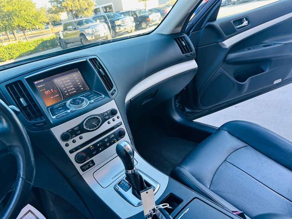 2009 INFINITI G37 Image 14