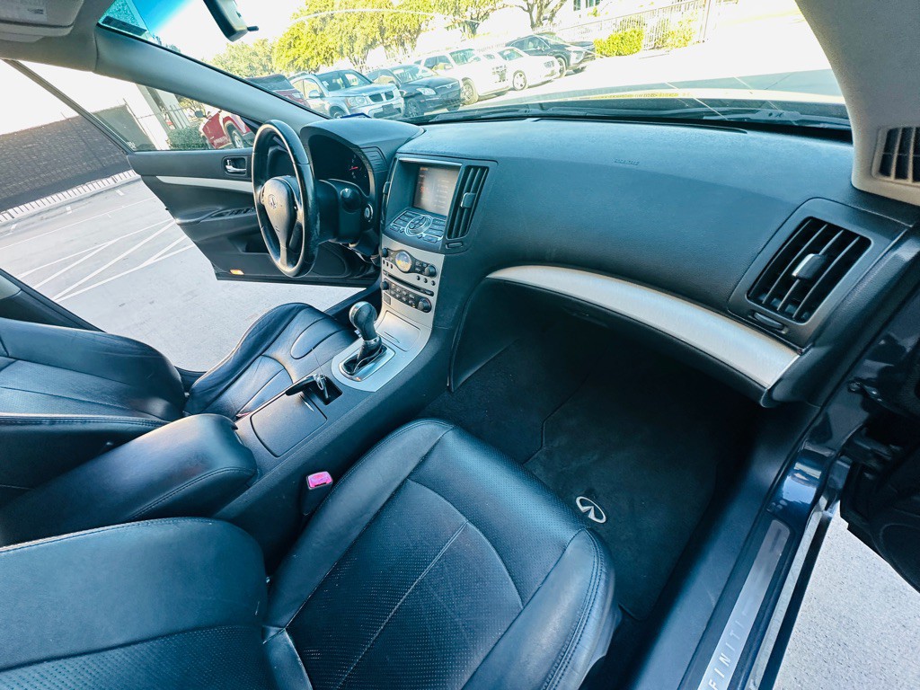 2009 INFINITI G37 Image 24