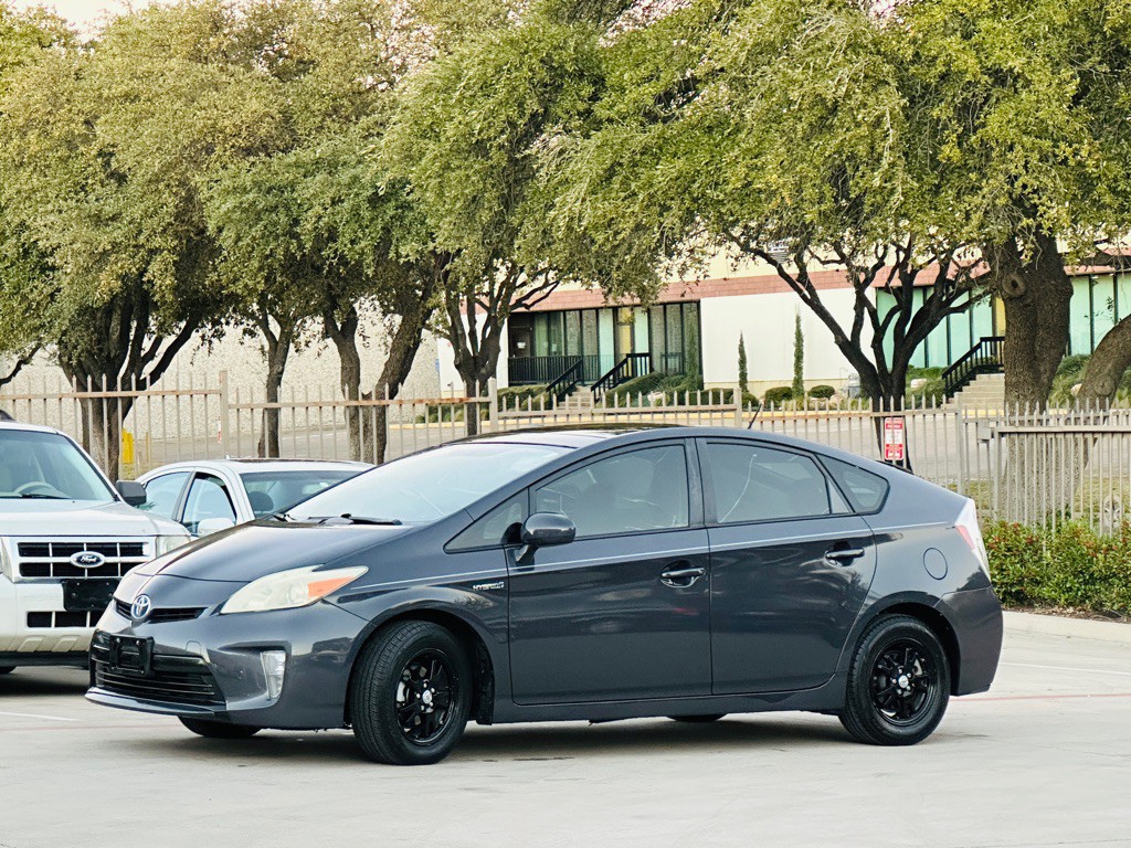2013 Toyota Prius Image 4