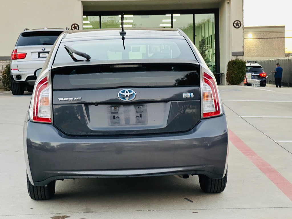 2013 Toyota Prius Image 8